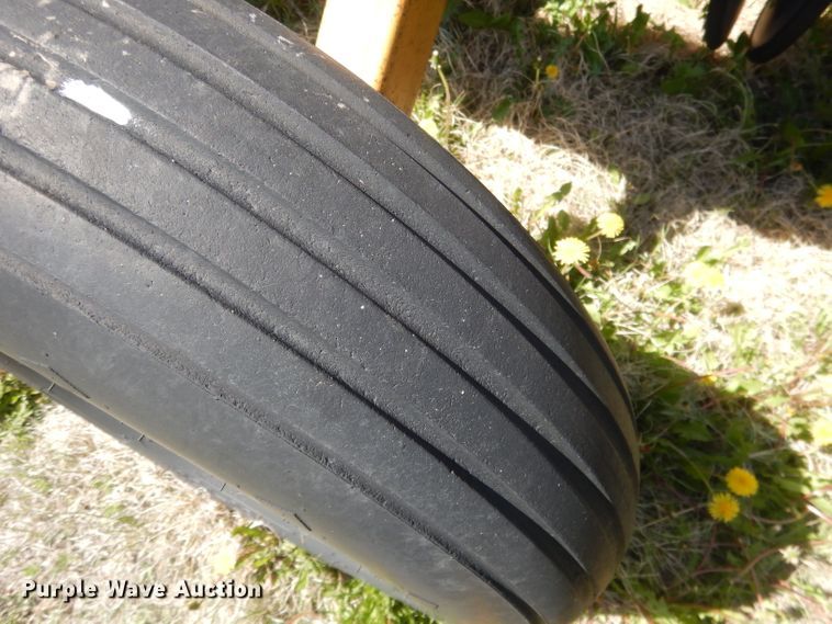 image for item FI9081 HayBuster 107  twin row grain drill