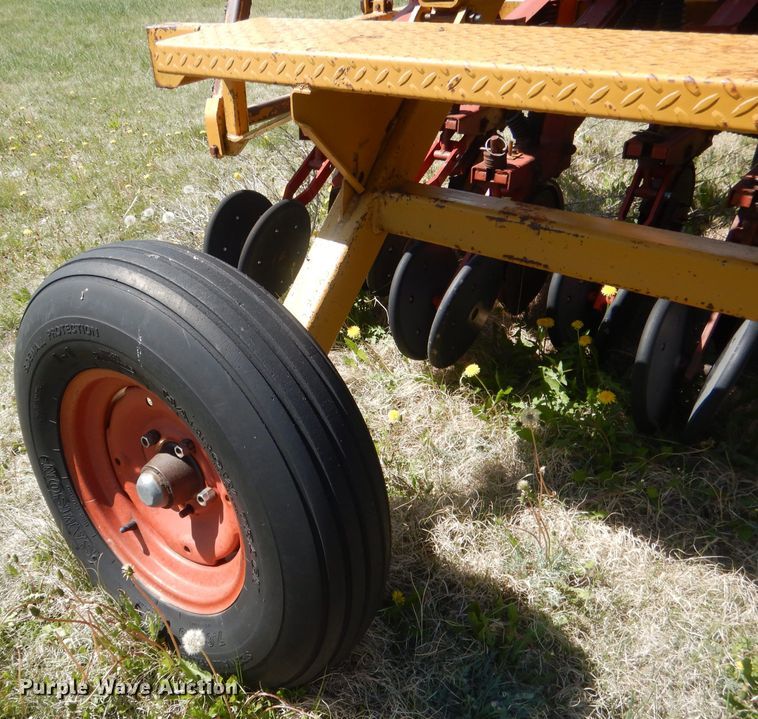 image for item FI9081 HayBuster 107  twin row grain drill