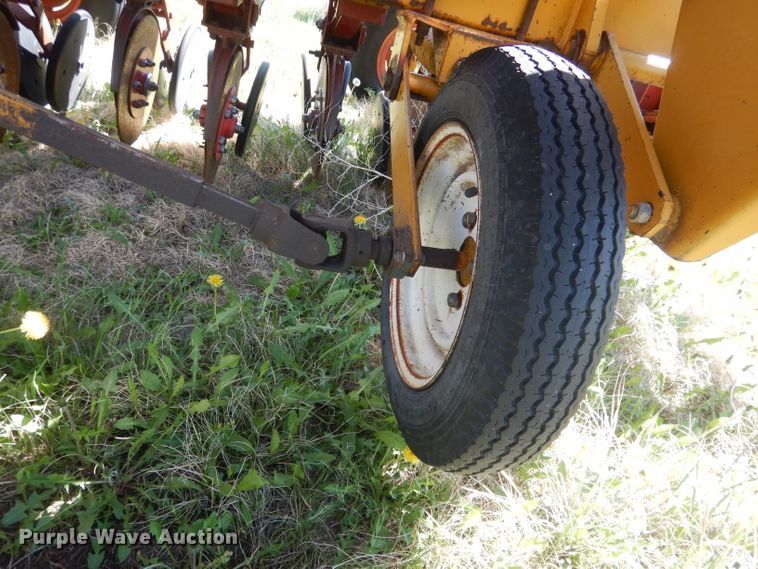 image for item FI9081 HayBuster 107  twin row grain drill