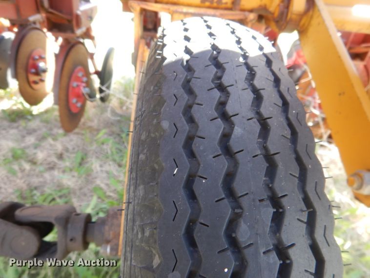 image for item FI9081 HayBuster 107  twin row grain drill