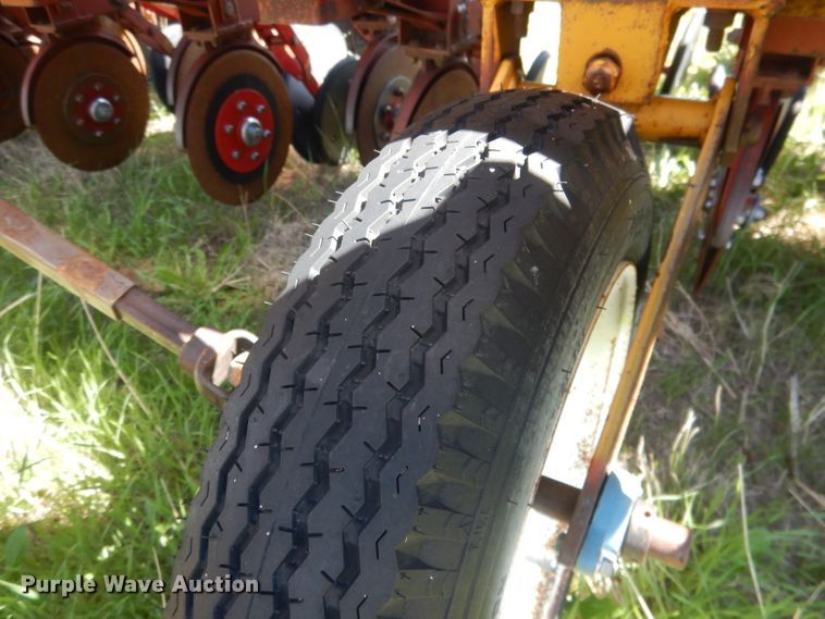 image for item FI9081 HayBuster 107  twin row grain drill