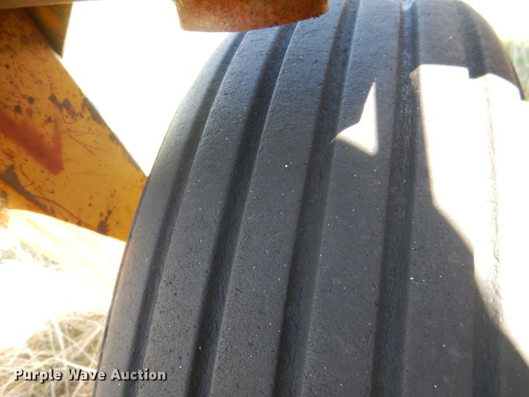 image for item FI9081 HayBuster 107  twin row grain drill