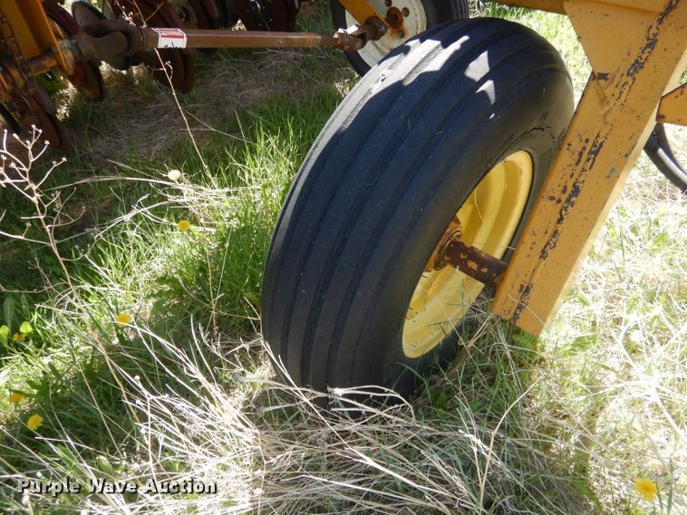 image for item FI9081 HayBuster 107  twin row grain drill