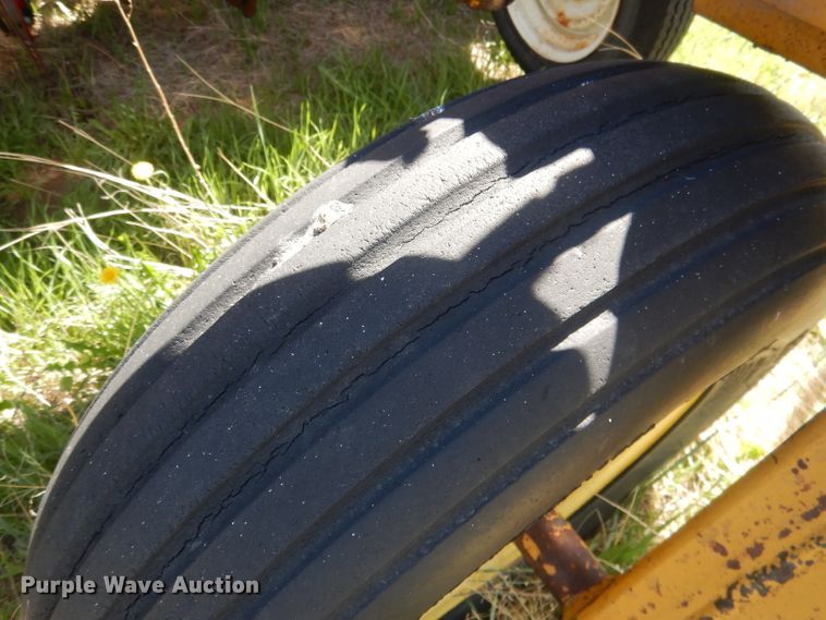 image for item FI9081 HayBuster 107  twin row grain drill