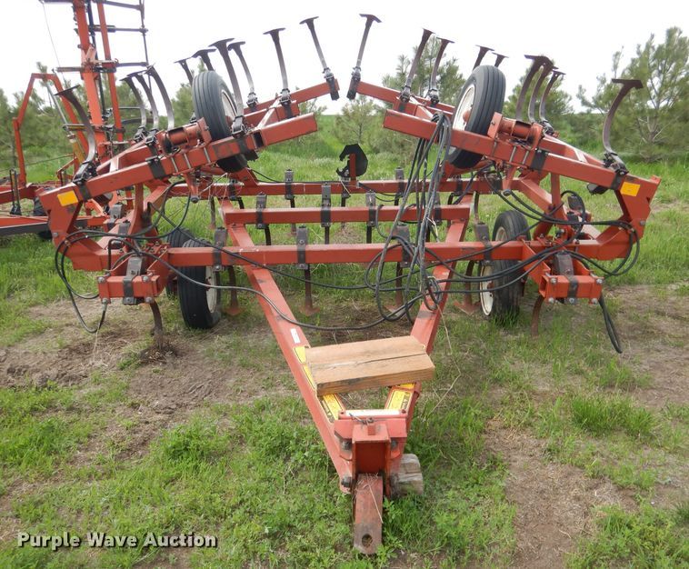 image for item FI9087 Hesston 2240  field cultivator
