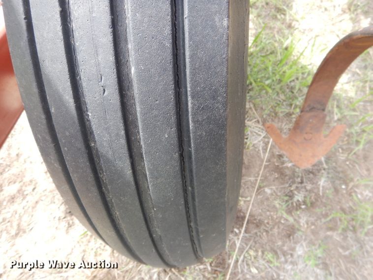 image for item FI9087 Hesston 2240  field cultivator