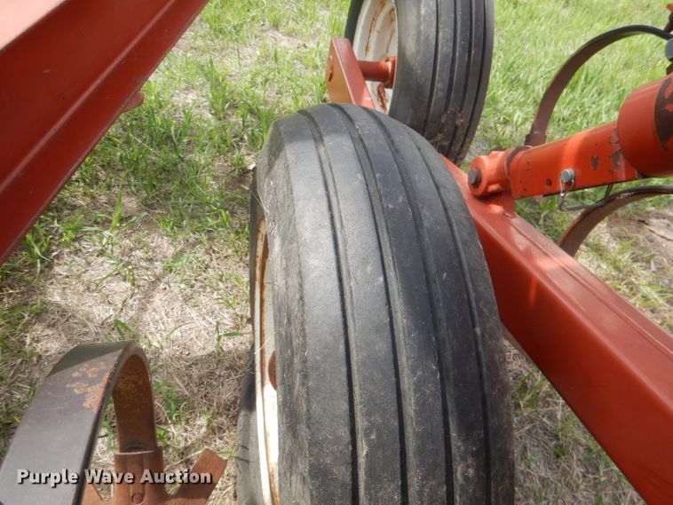 image for item FI9087 Hesston 2240  field cultivator