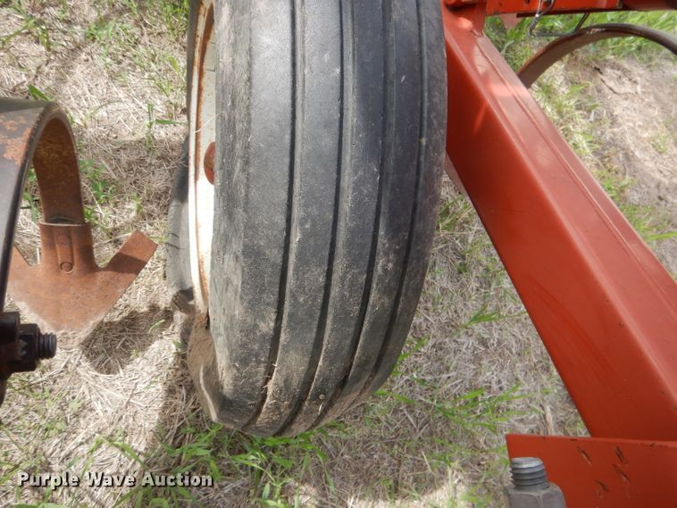 image for item FI9087 Hesston 2240  field cultivator