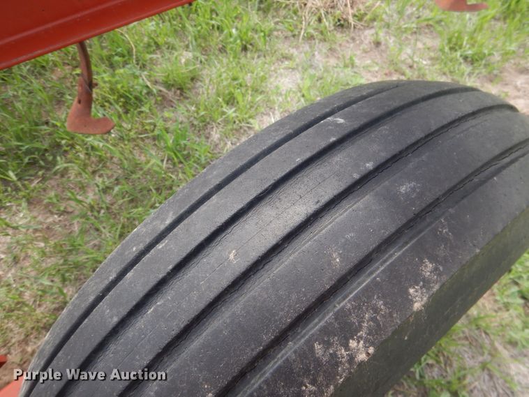 image for item FI9087 Hesston 2240  field cultivator