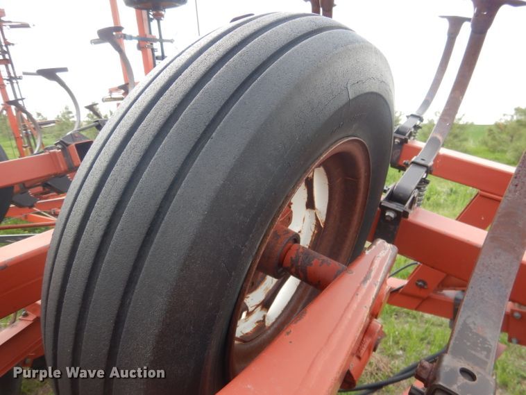 image for item FI9087 Hesston 2240  field cultivator