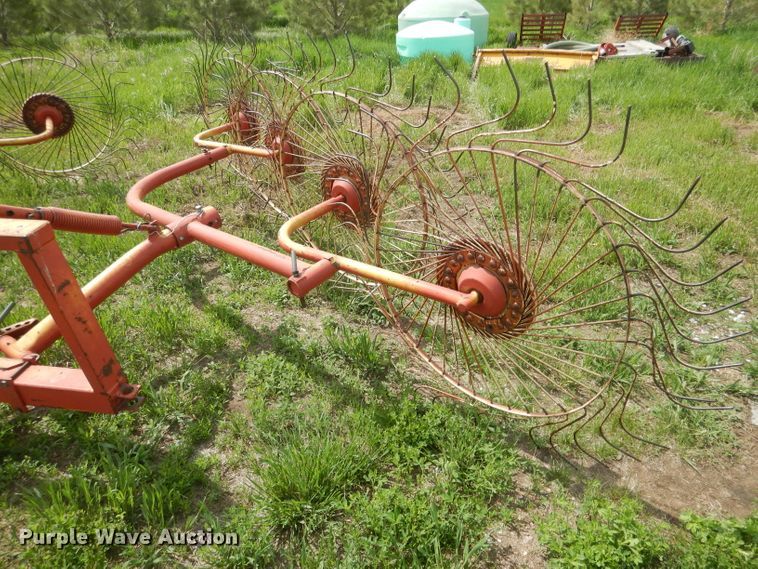 image for item FI9090 Vicon hay rake