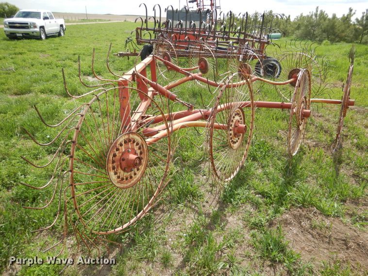 image for item FI9090 Vicon hay rake