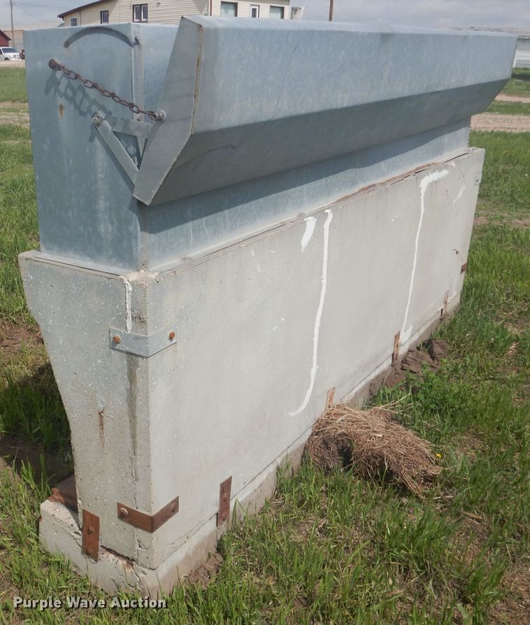 image for item FI9092 Hog feeder