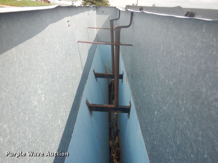 image for item FI9092 Hog feeder