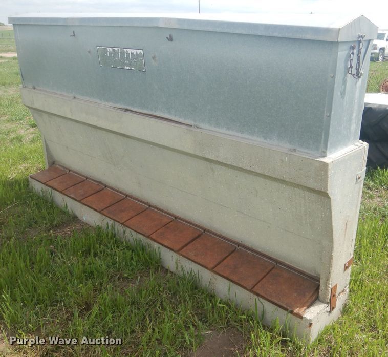 image for item FI9092 Hog feeder