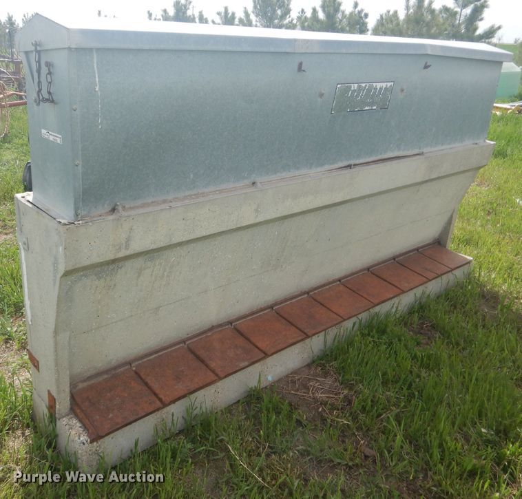 image for item FI9092 Hog feeder