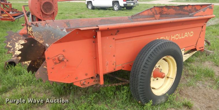 image for item FI9094 New Holland 213  manure spreader