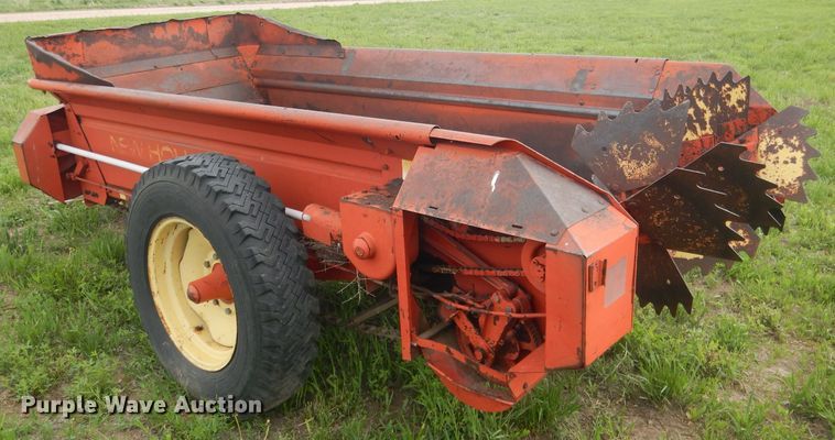 image for item FI9094 New Holland 213  manure spreader