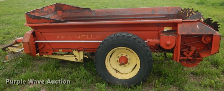 image for item FI9094 New Holland 213  manure spreader