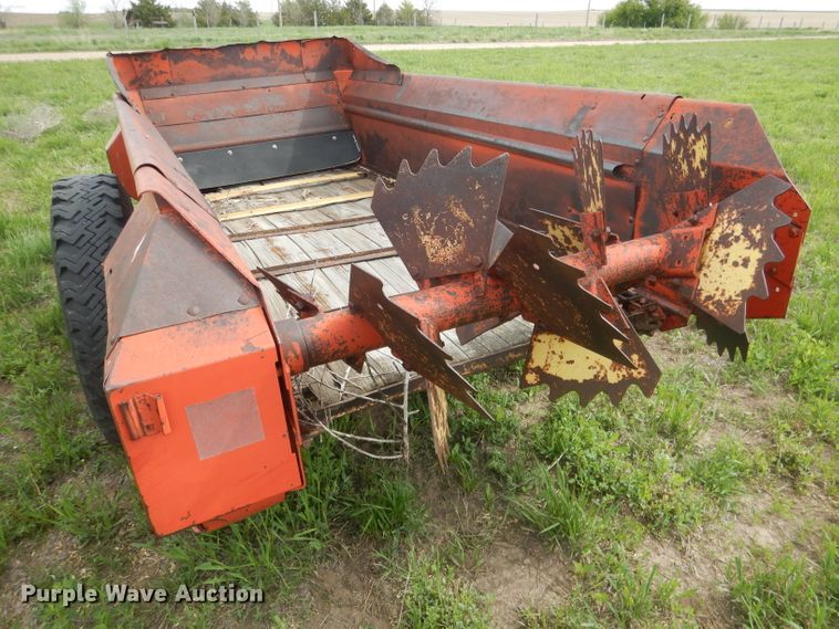 image for item FI9094 New Holland 213  manure spreader