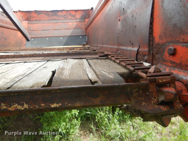 image for item FI9094 New Holland 213  manure spreader