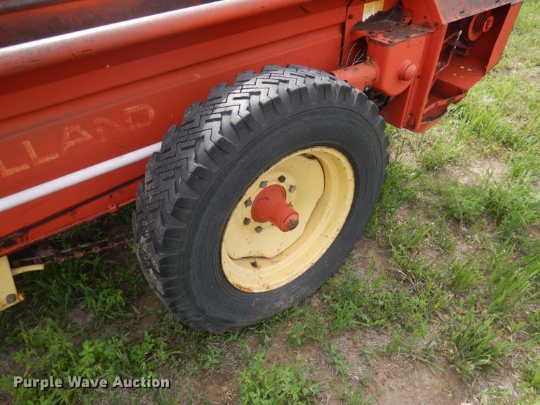 image for item FI9094 New Holland 213  manure spreader