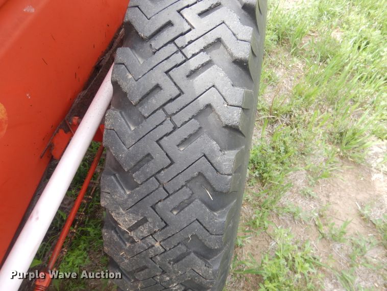 image for item FI9094 New Holland 213  manure spreader