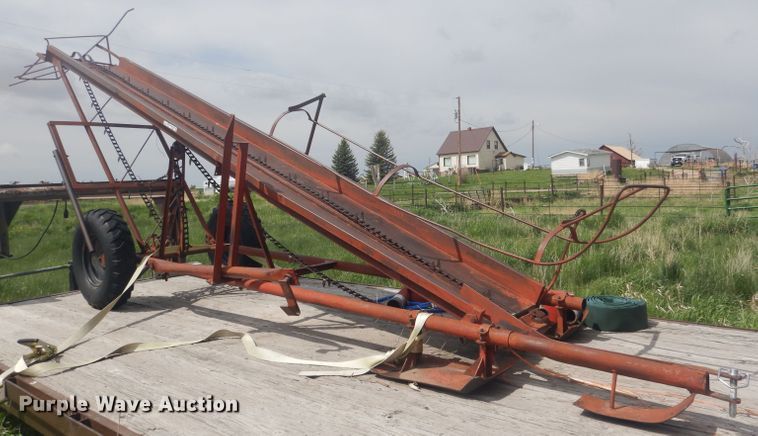 image for item FI9095 Hay bale elevator