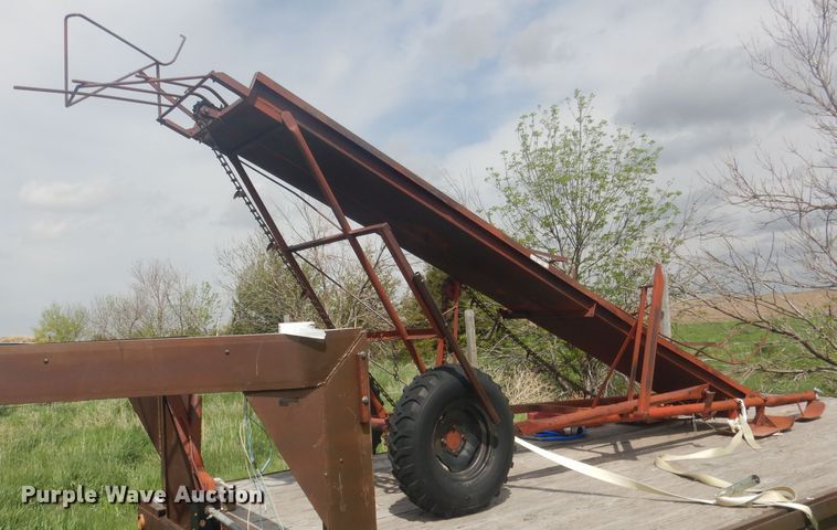 image for item FI9095 Hay bale elevator