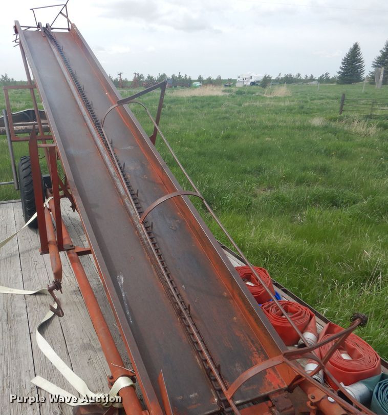 image for item FI9095 Hay bale elevator