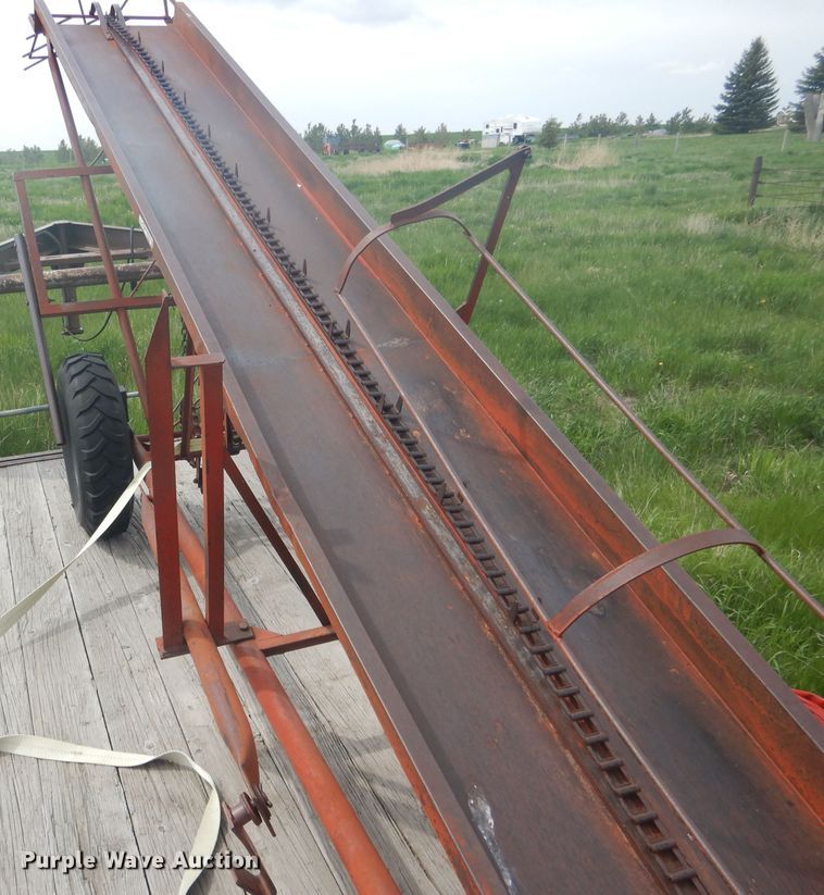 image for item FI9095 Hay bale elevator