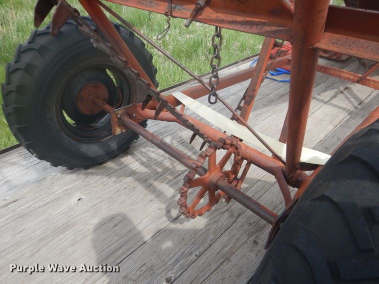 image for item FI9095 Hay bale elevator