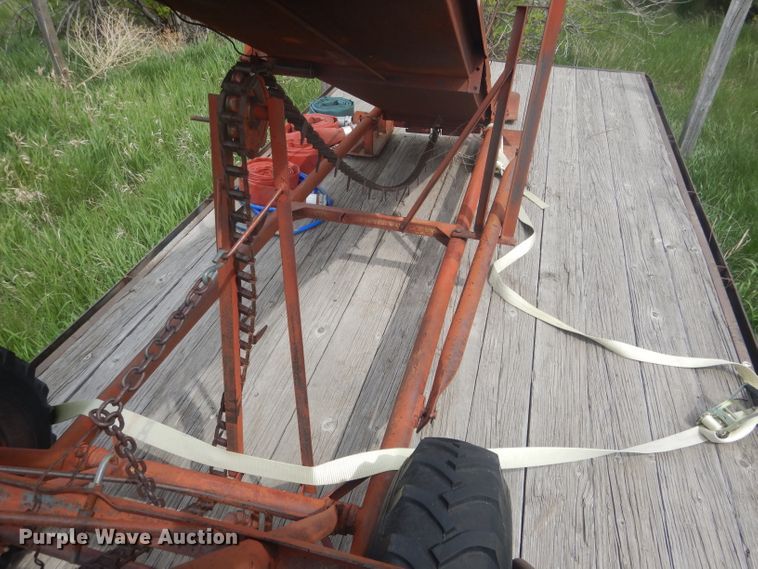 image for item FI9095 Hay bale elevator