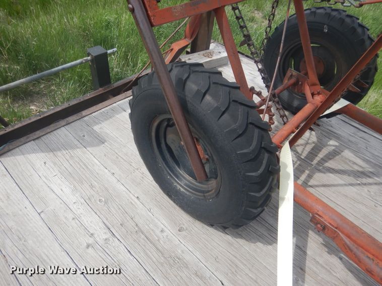 image for item FI9095 Hay bale elevator