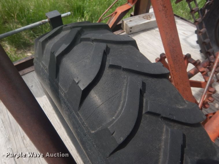 image for item FI9095 Hay bale elevator