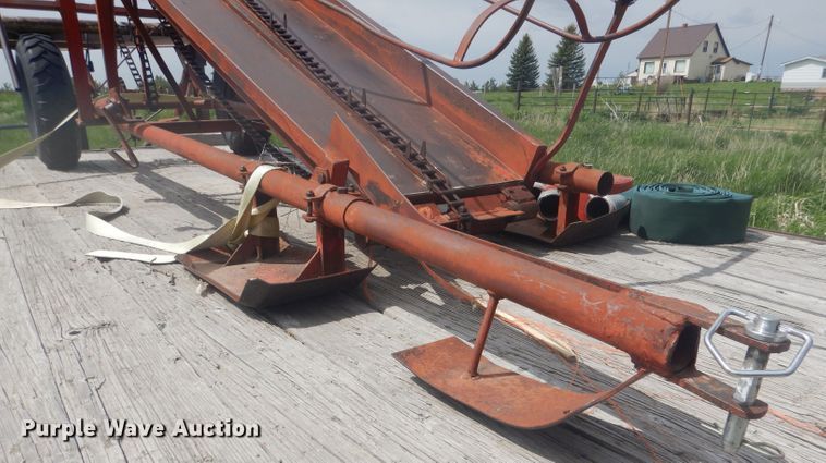 image for item FI9095 Hay bale elevator