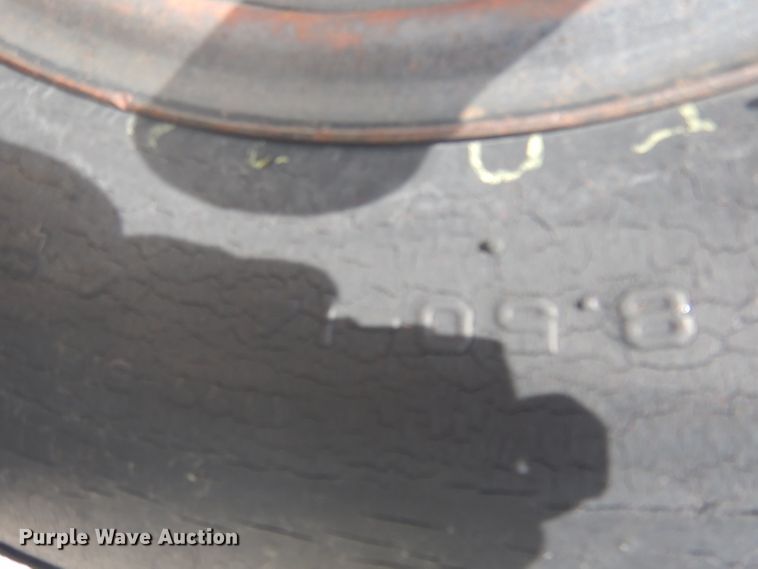 image for item FI9095 Hay bale elevator