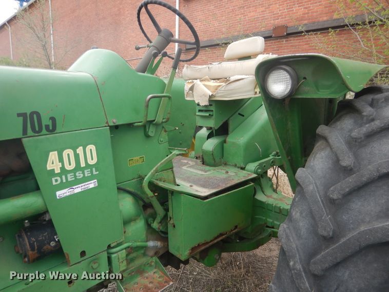 image for item FI9097 John Deere 4010  tractor