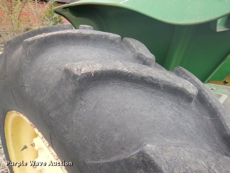 image for item FI9097 John Deere 4010  tractor