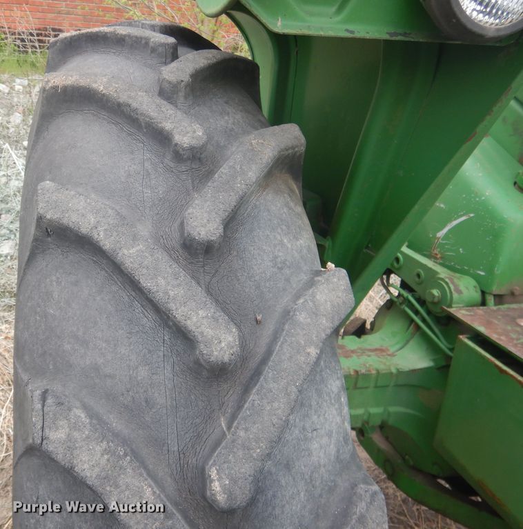 image for item FI9097 John Deere 4010  tractor