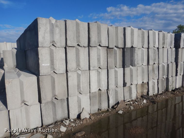 image for item FI9103 (50) concrete blocks