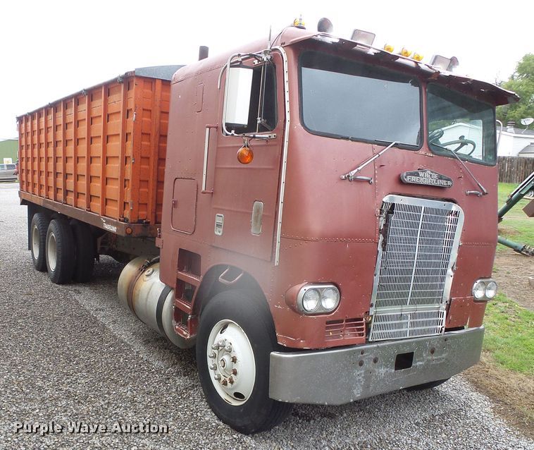 image for item GR9449 1975 White 8664T  grain truck