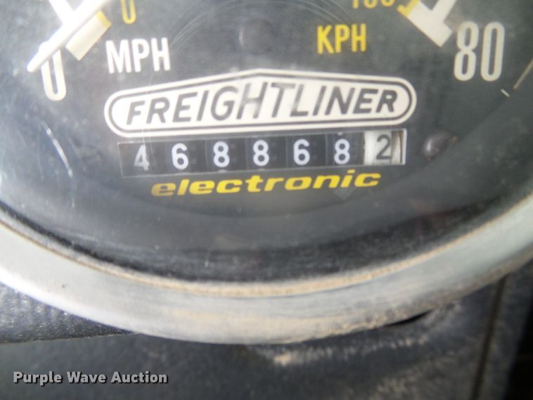 image for item GR9449 1975 White 8664T  grain truck