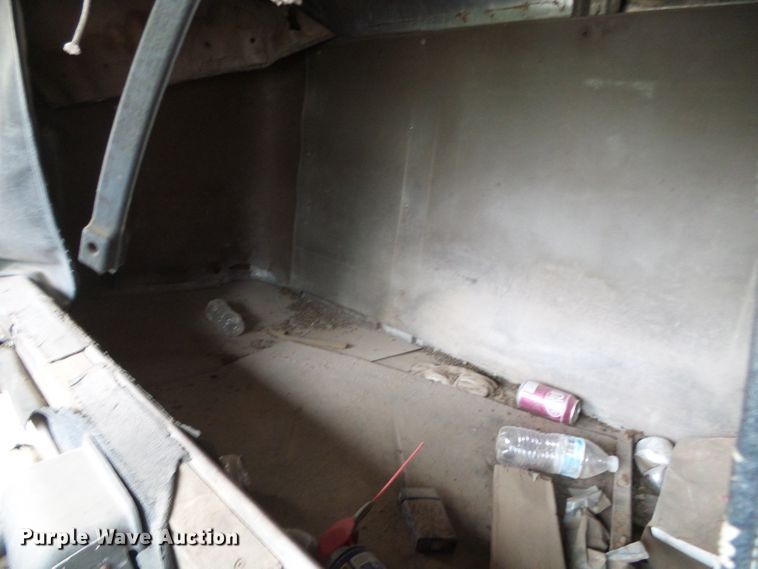 image for item GR9449 1975 White 8664T  grain truck