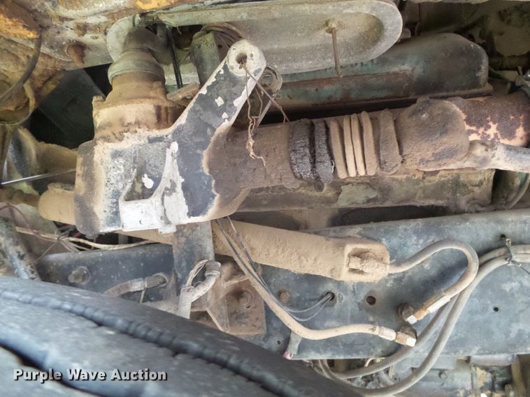 image for item GR9449 1975 White 8664T  grain truck