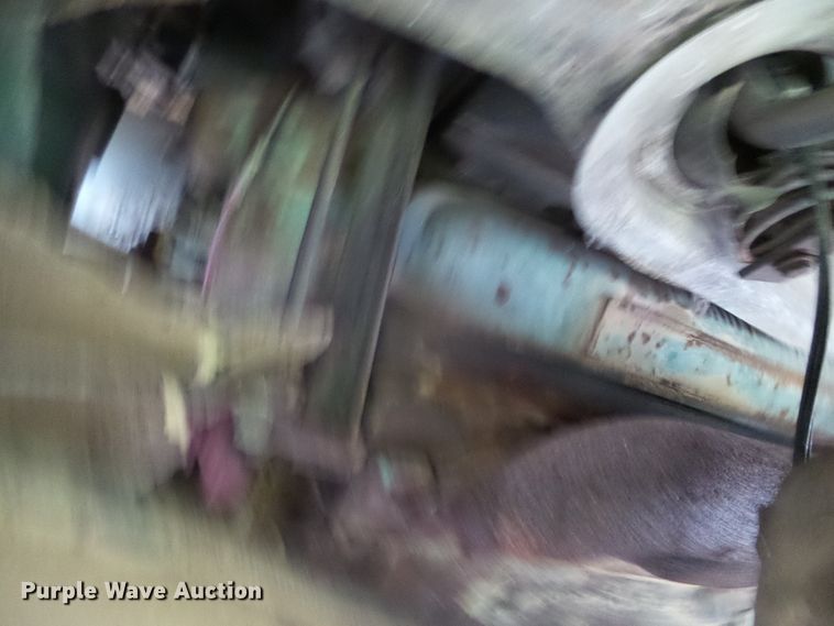 image for item GR9449 1975 White 8664T  grain truck