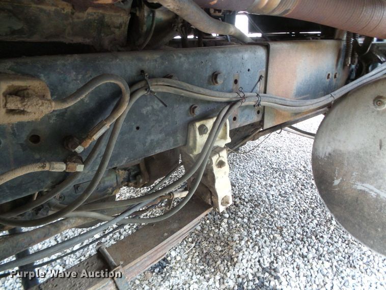 image for item GR9449 1975 White 8664T  grain truck