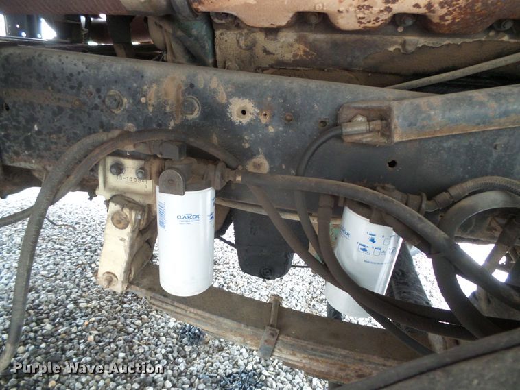 image for item GR9449 1975 White 8664T  grain truck