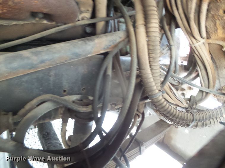 image for item GR9449 1975 White 8664T  grain truck