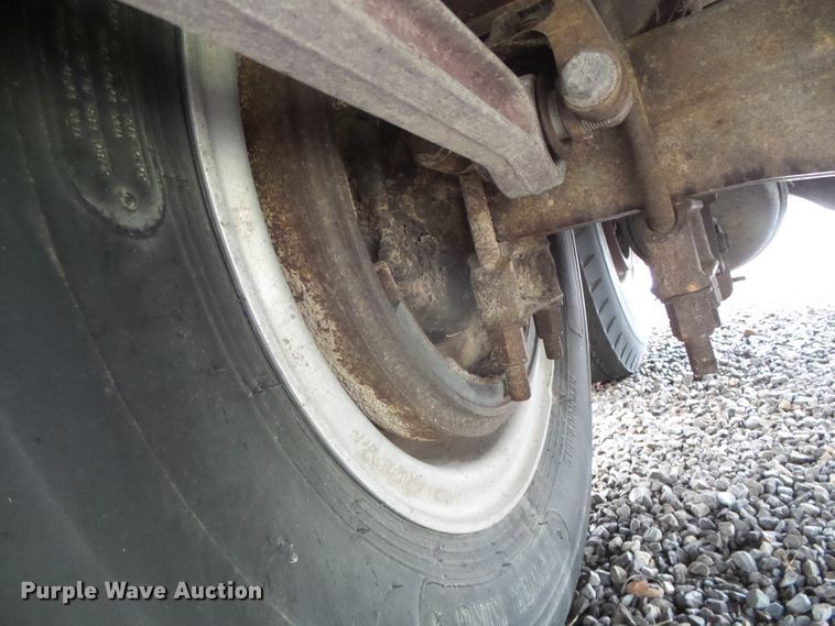 image for item GR9449 1975 White 8664T  grain truck